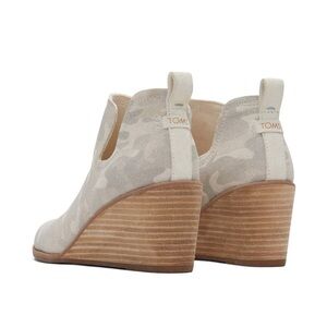TOMS Women's Gray Camo Wedge Booties